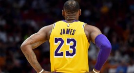 伦纳德2800万违规合同引离队传闻，快船队选秀权和前景受威胁